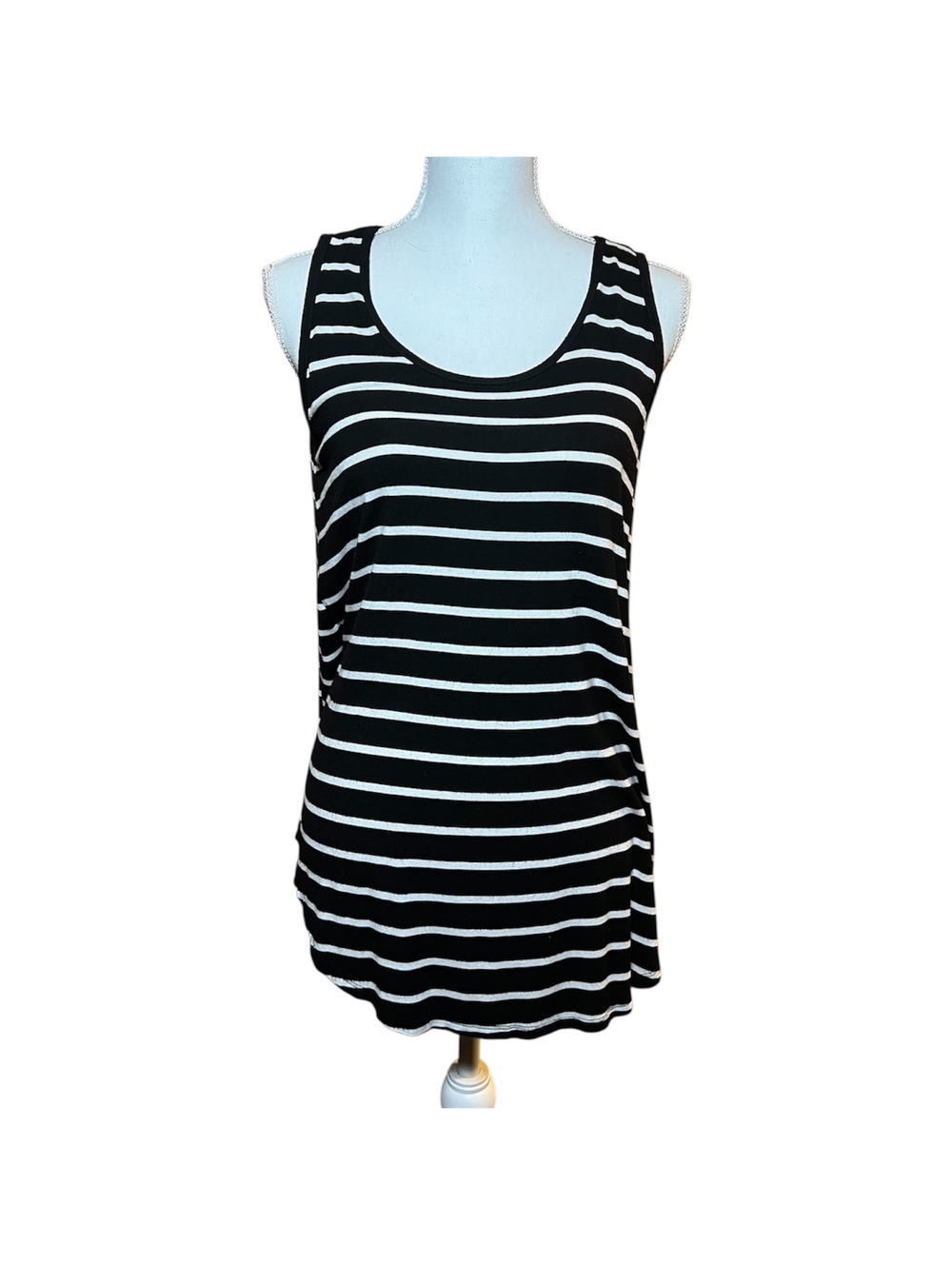 ZENANA Black White Striped Scoop Neck Tank Top Curved Hem Sleeveless Medium